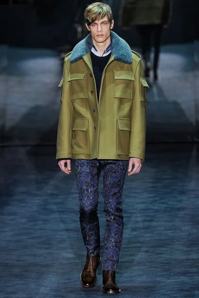 Look 22
